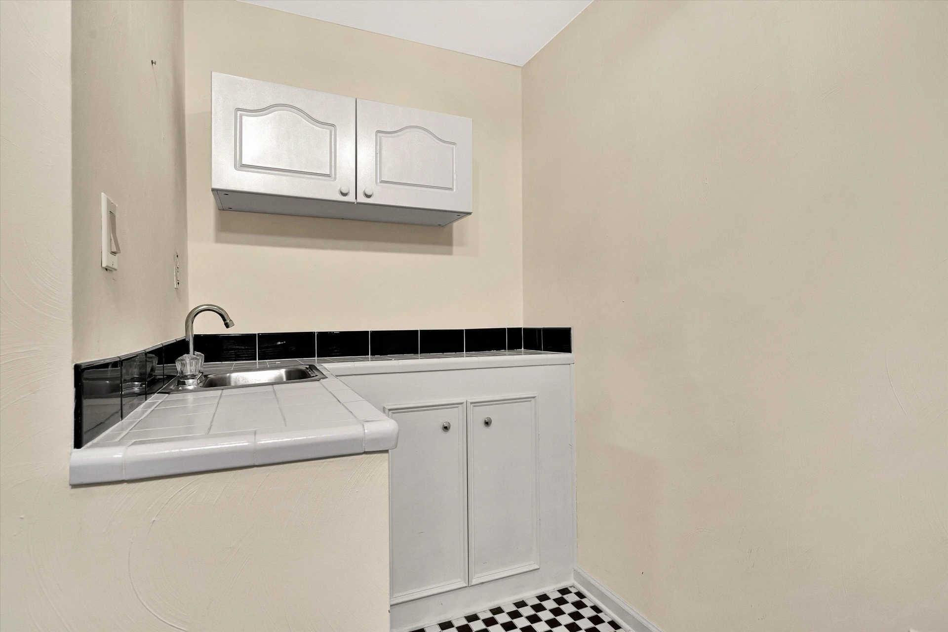428 Rome DR - Photo 17