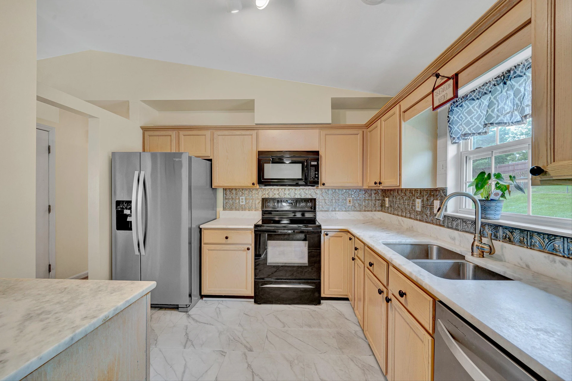 428 Rome DR - Photo 8