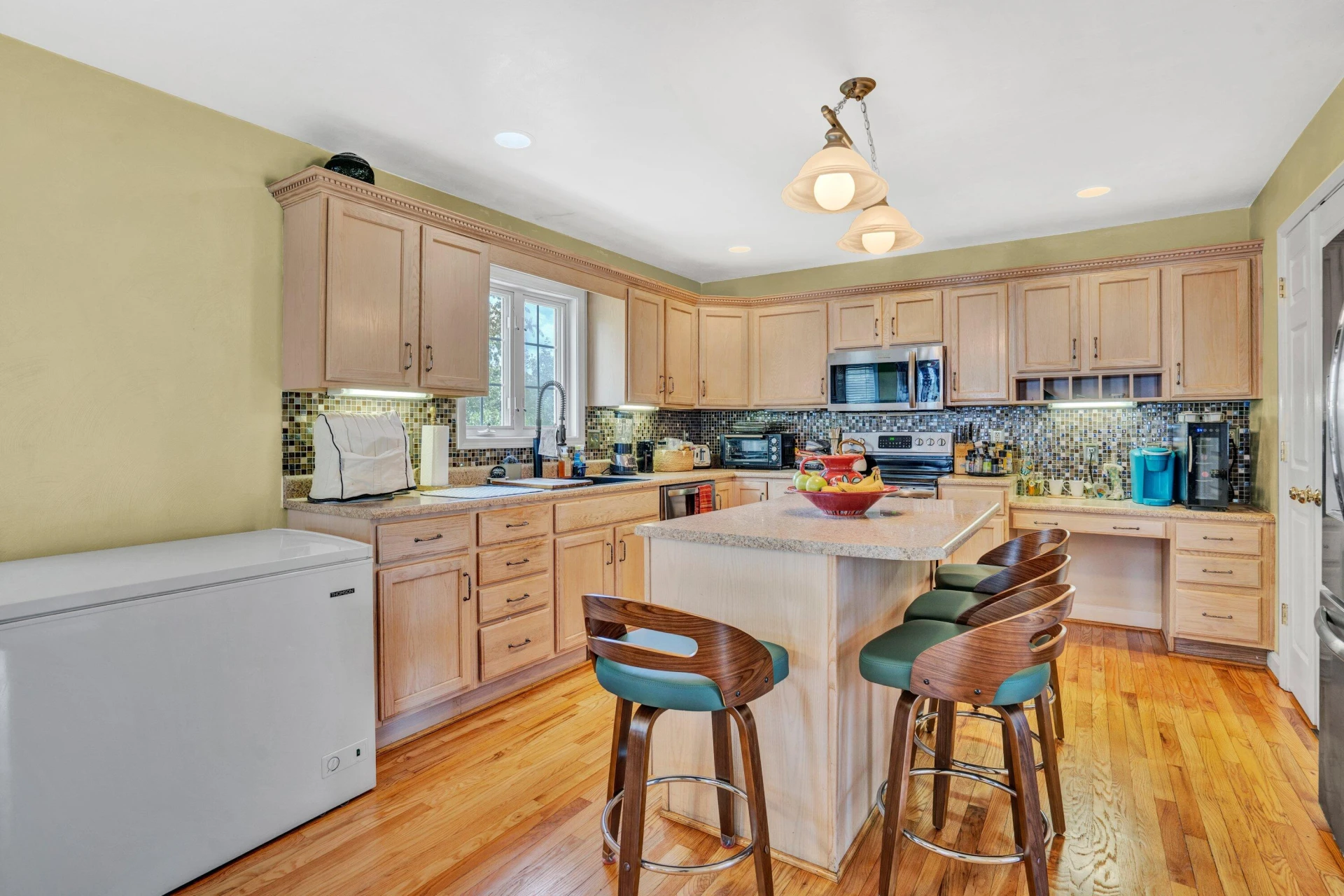 1744 High Gate LN - Photo 18