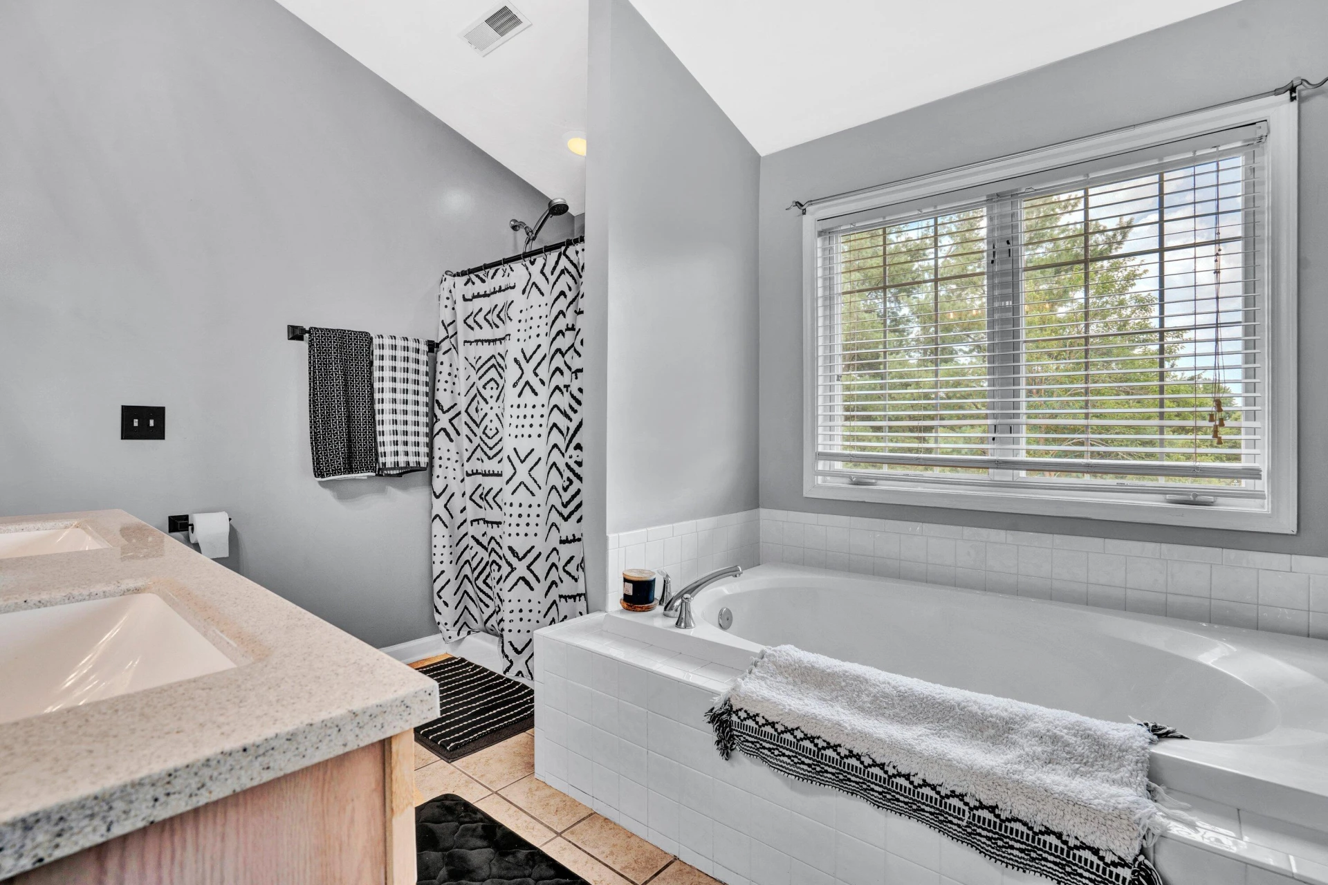 1744 High Gate LN - Photo 31
