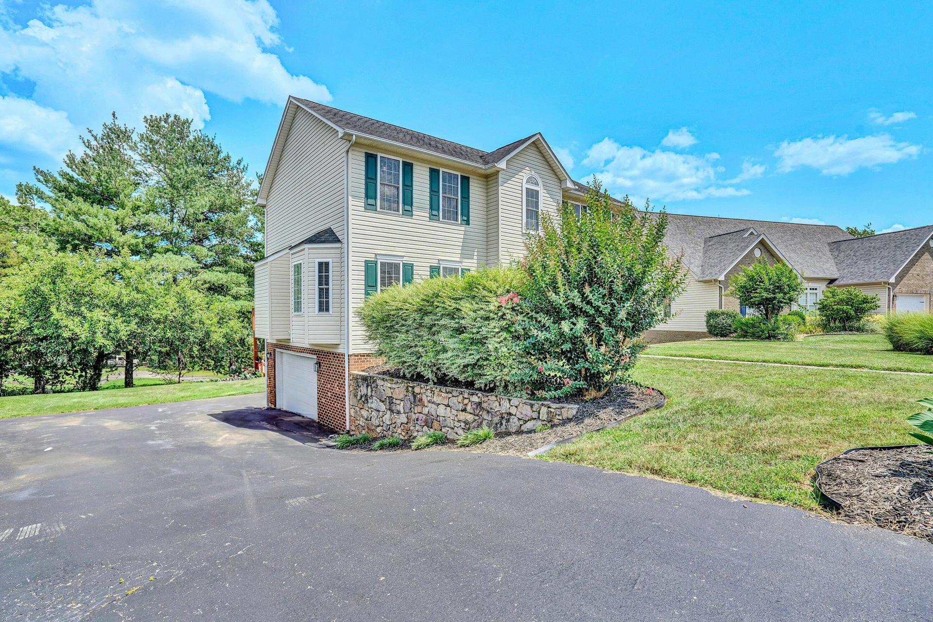 1744 High Gate LN - Photo 8