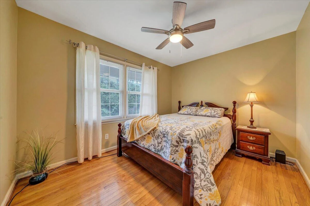 5022 Cave Spring LN - Photo 22