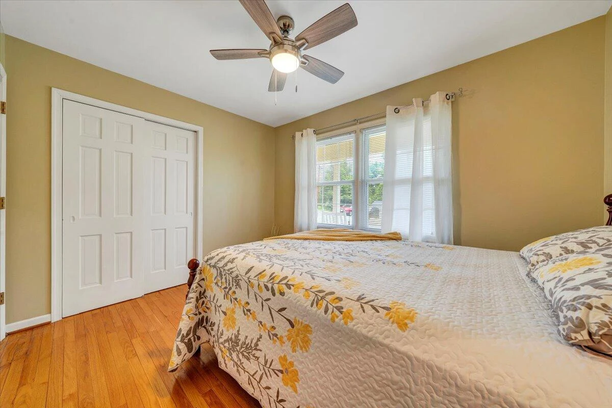 5022 Cave Spring LN - Photo 23