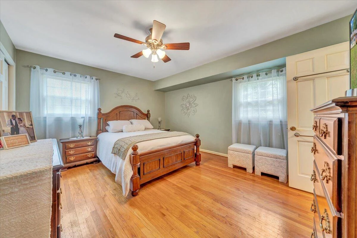 5022 Cave Spring LN - Photo 28