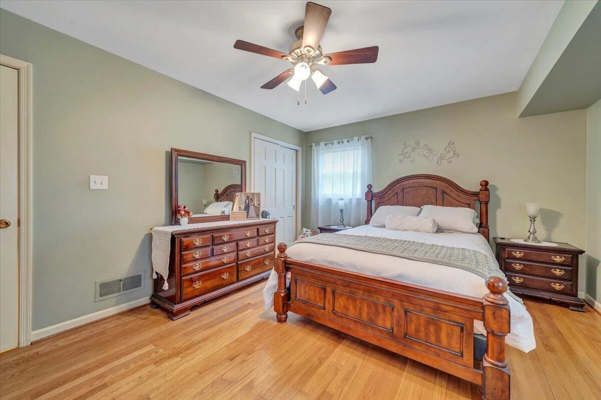5022 Cave Spring LN - Photo 29