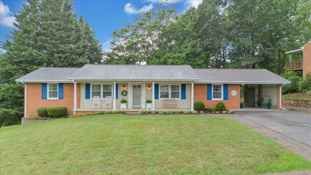 5022 Cave Spring LN - Photo 7