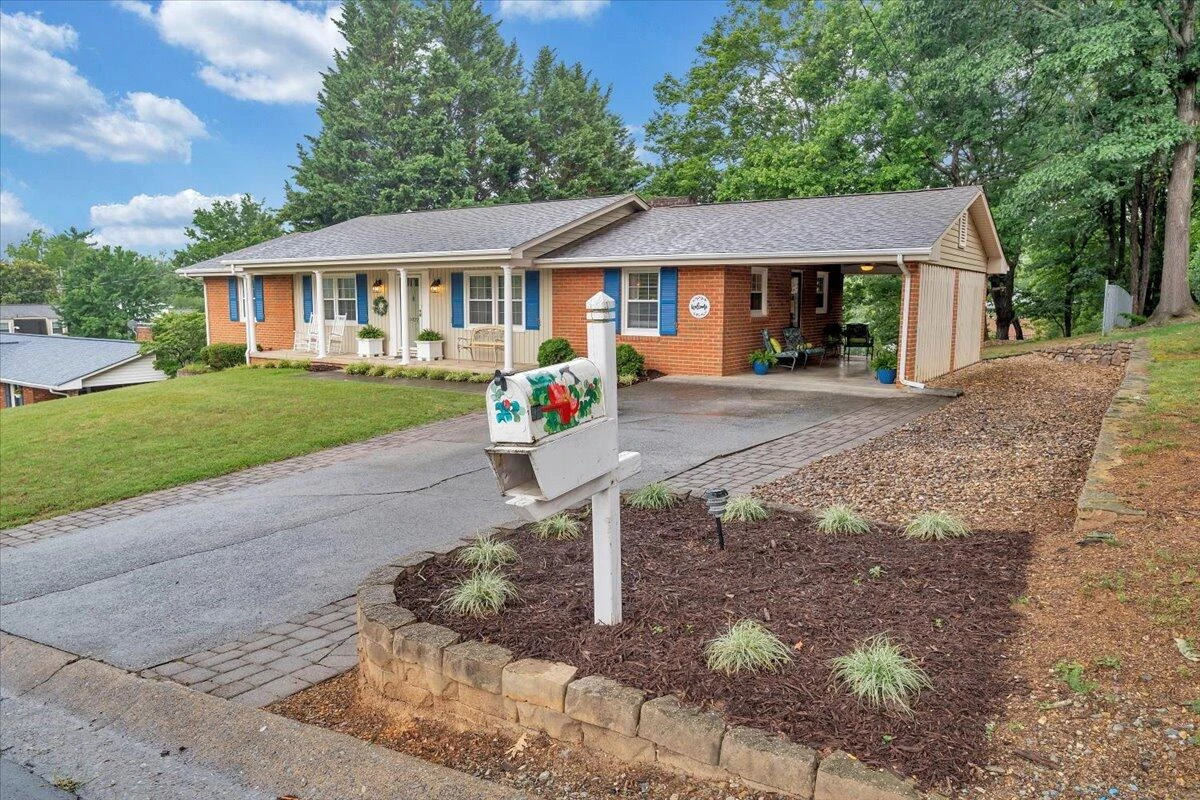 5022 Cave Spring LN - Photo 46
