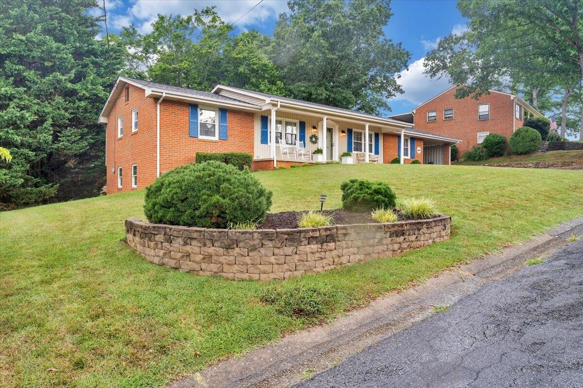 5022 Cave Spring LN - Photo 48