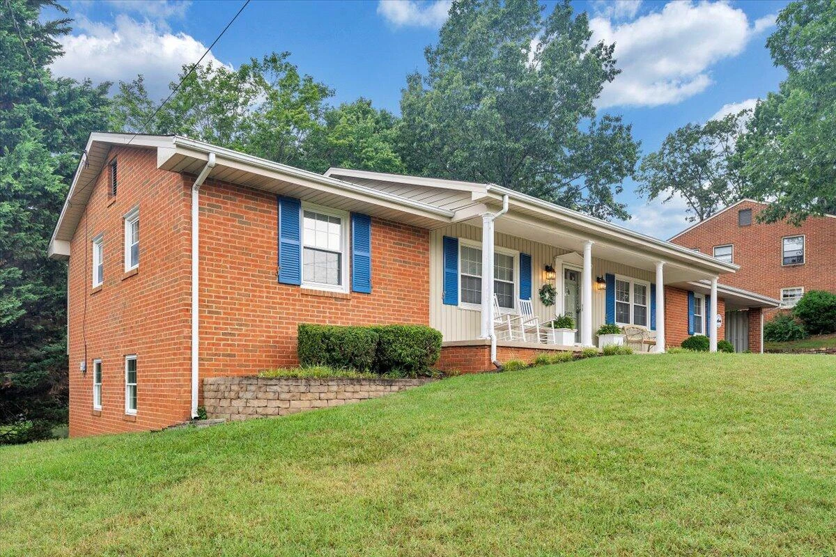 5022 Cave Spring LN - Photo 49