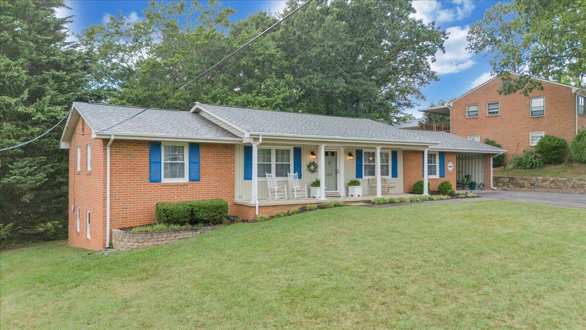 5022 Cave Spring LN - Photo 51