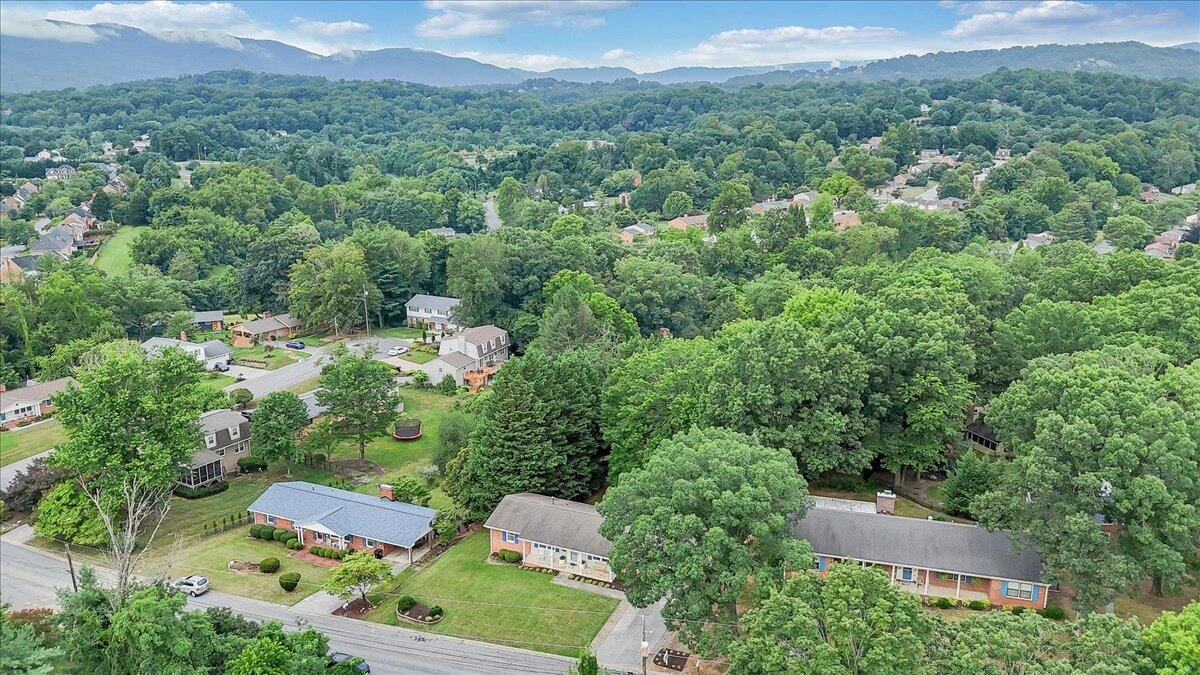 5022 Cave Spring LN - Photo 60