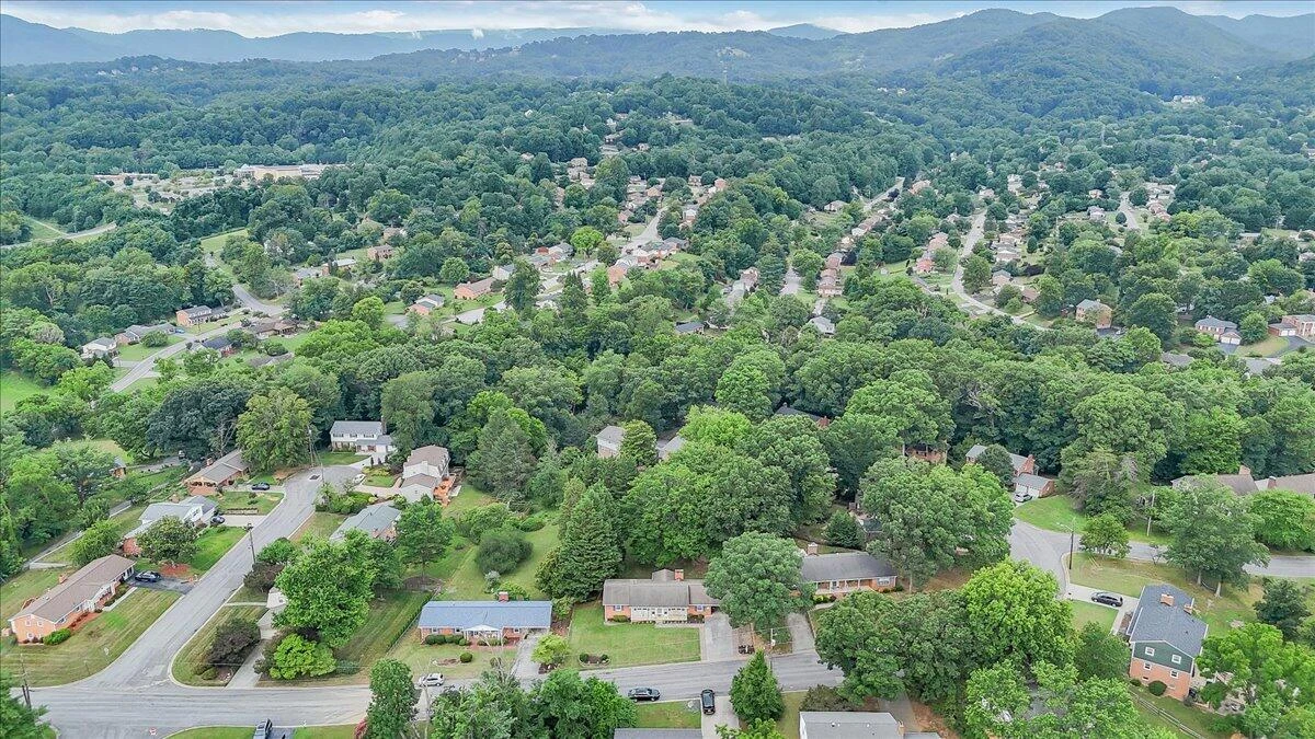 5022 Cave Spring LN - Photo 61