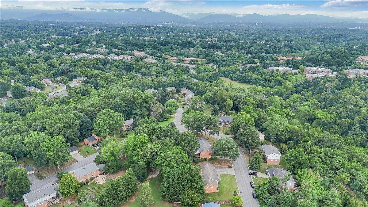 5022 Cave Spring LN - Photo 64