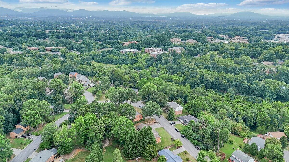 5022 Cave Spring LN - Photo 65
