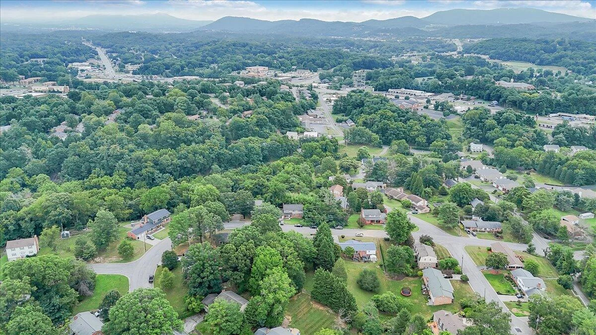 5022 Cave Spring LN - Photo 69