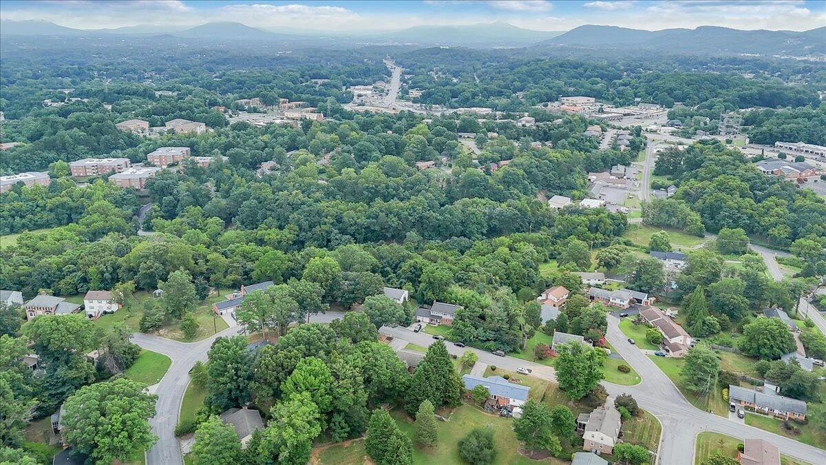 5022 Cave Spring LN - Photo 70