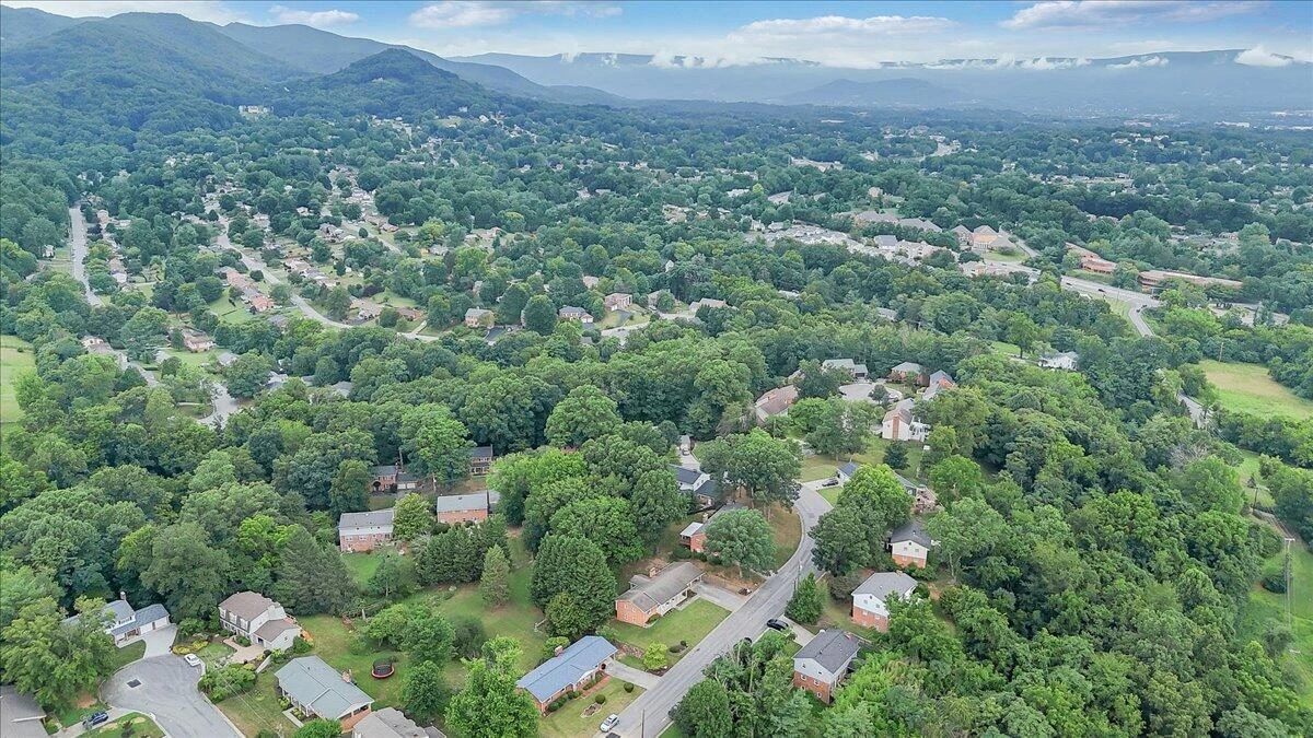 5022 Cave Spring LN - Photo 72