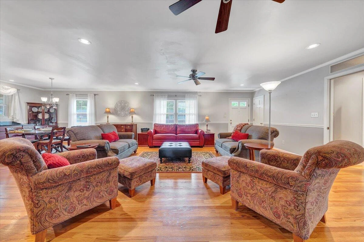 5022 Cave Spring LN - Photo 10