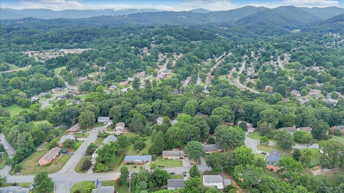 5022 Cave Spring LN - Photo 73