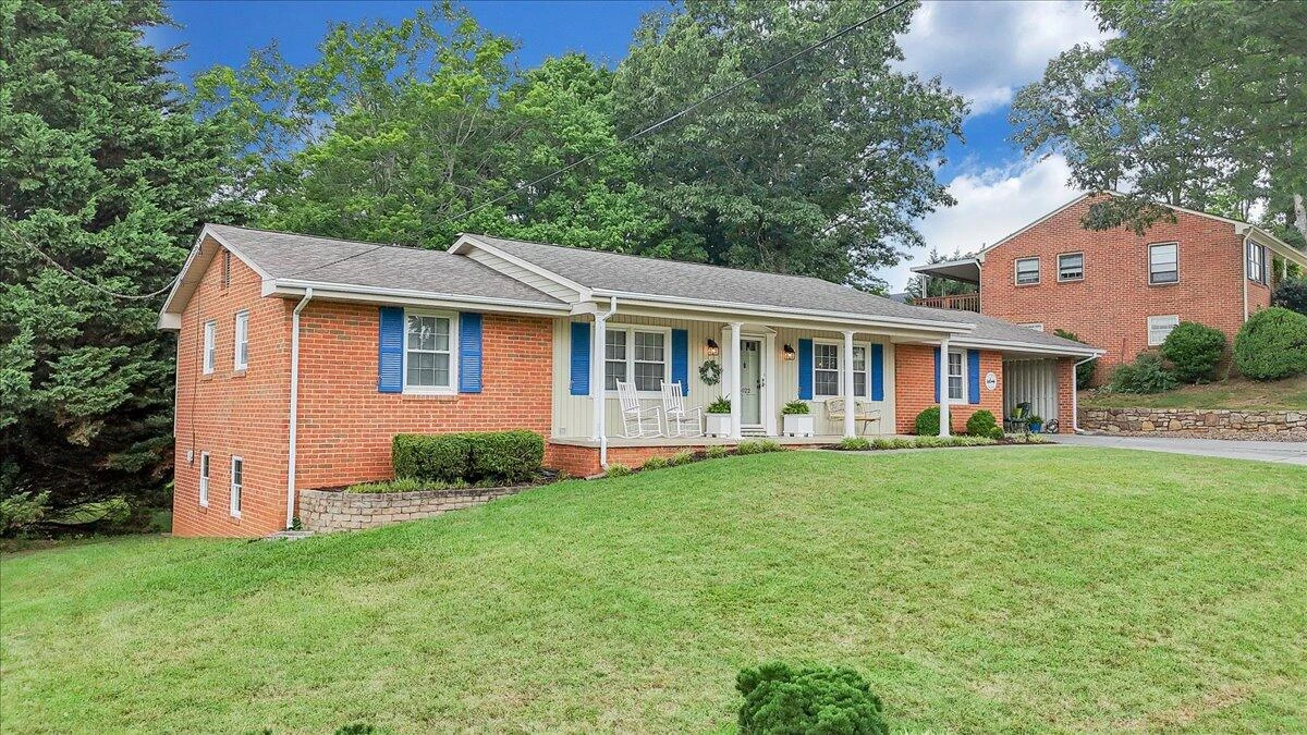 5022 Cave Spring LN - Photo 74