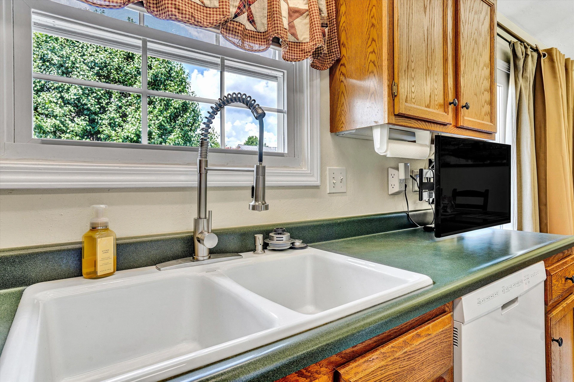 927 Harmon CIR - Photo 14