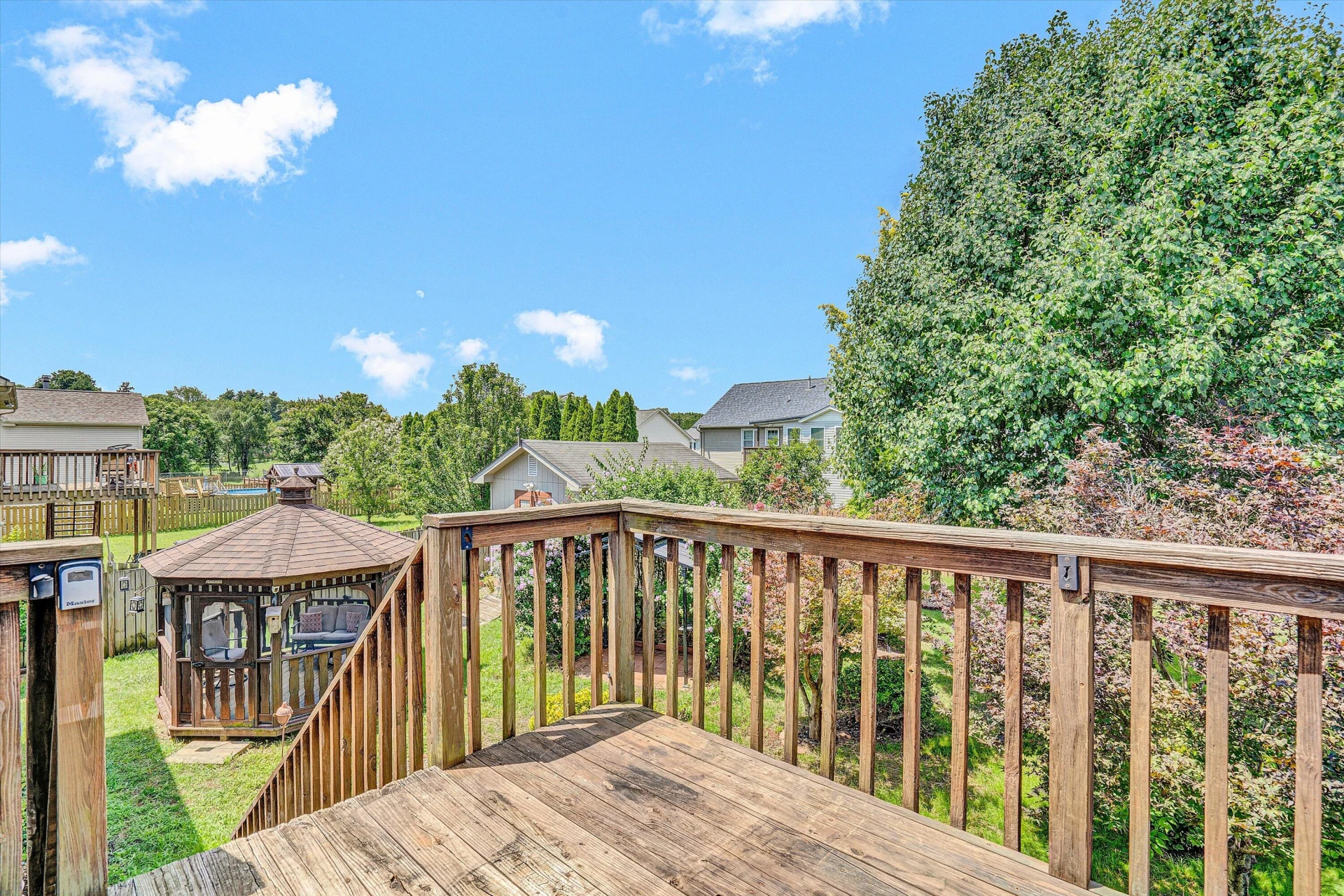 927 Harmon CIR - Photo 16