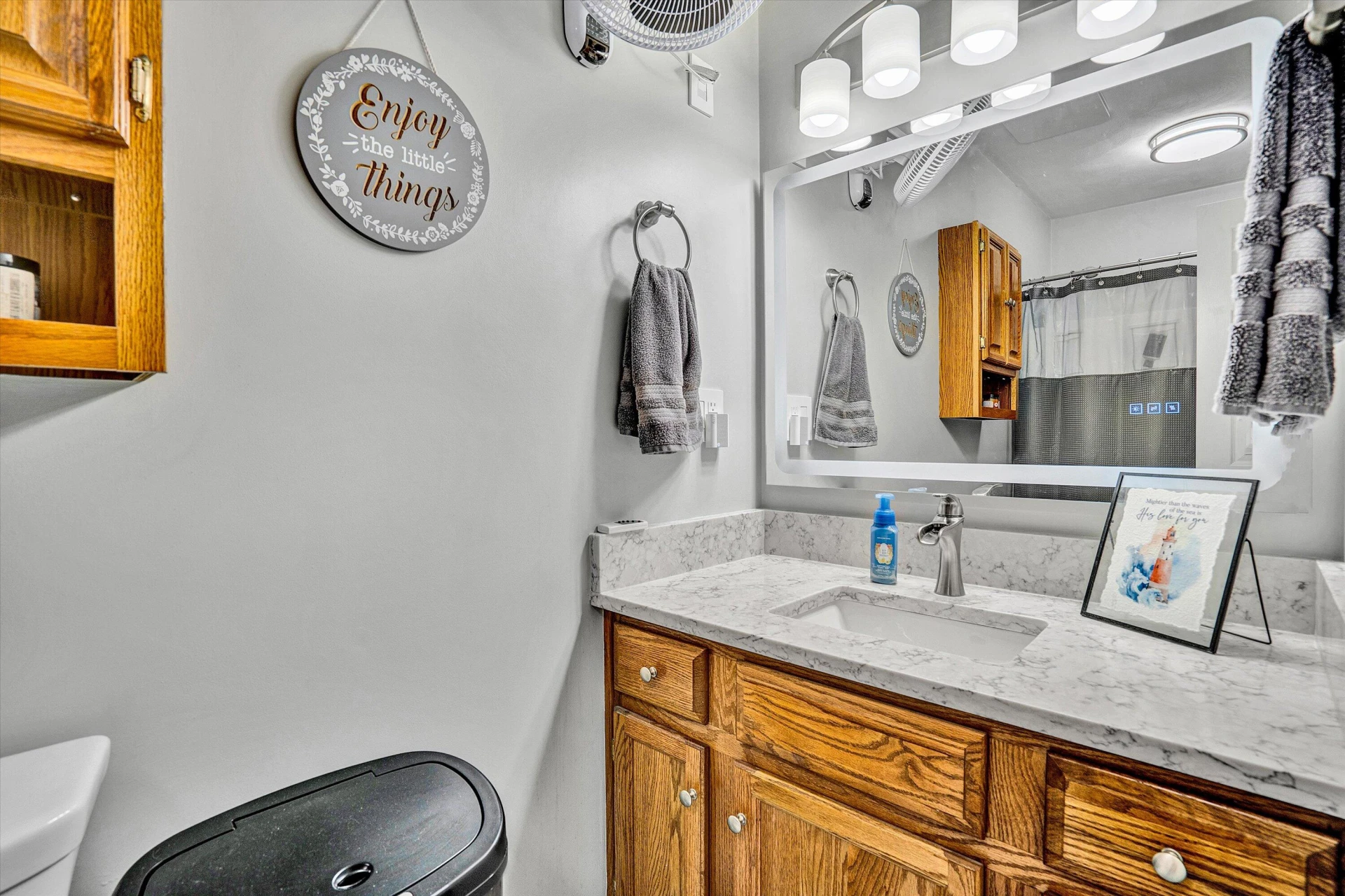 927 Harmon CIR - Photo 18