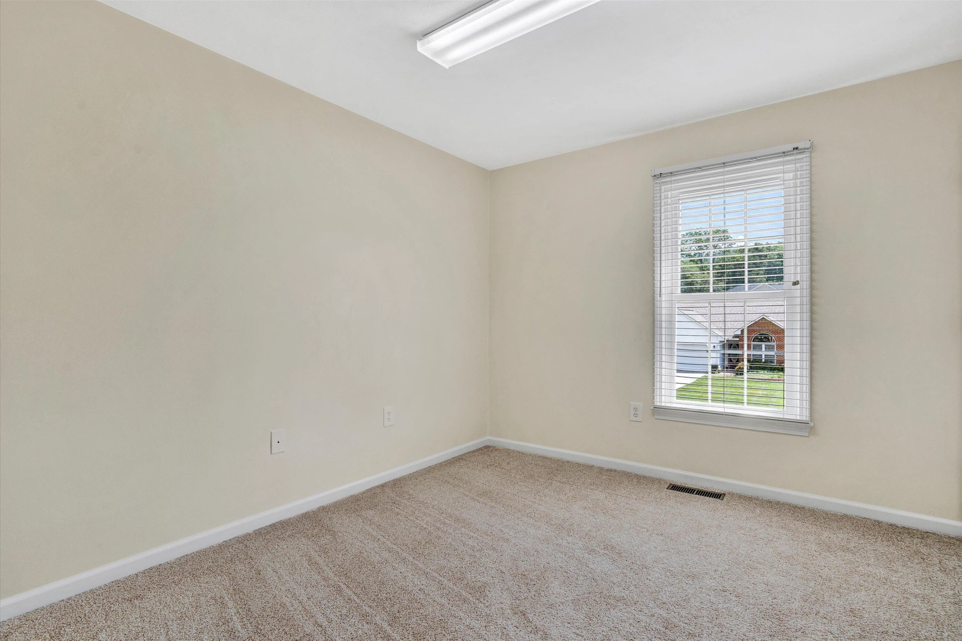 927 Harmon CIR - Photo 19