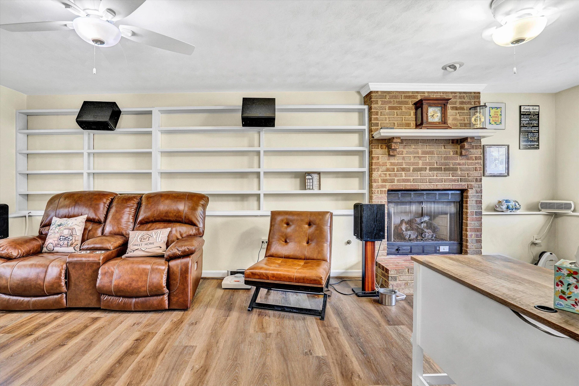 927 Harmon CIR - Photo 26