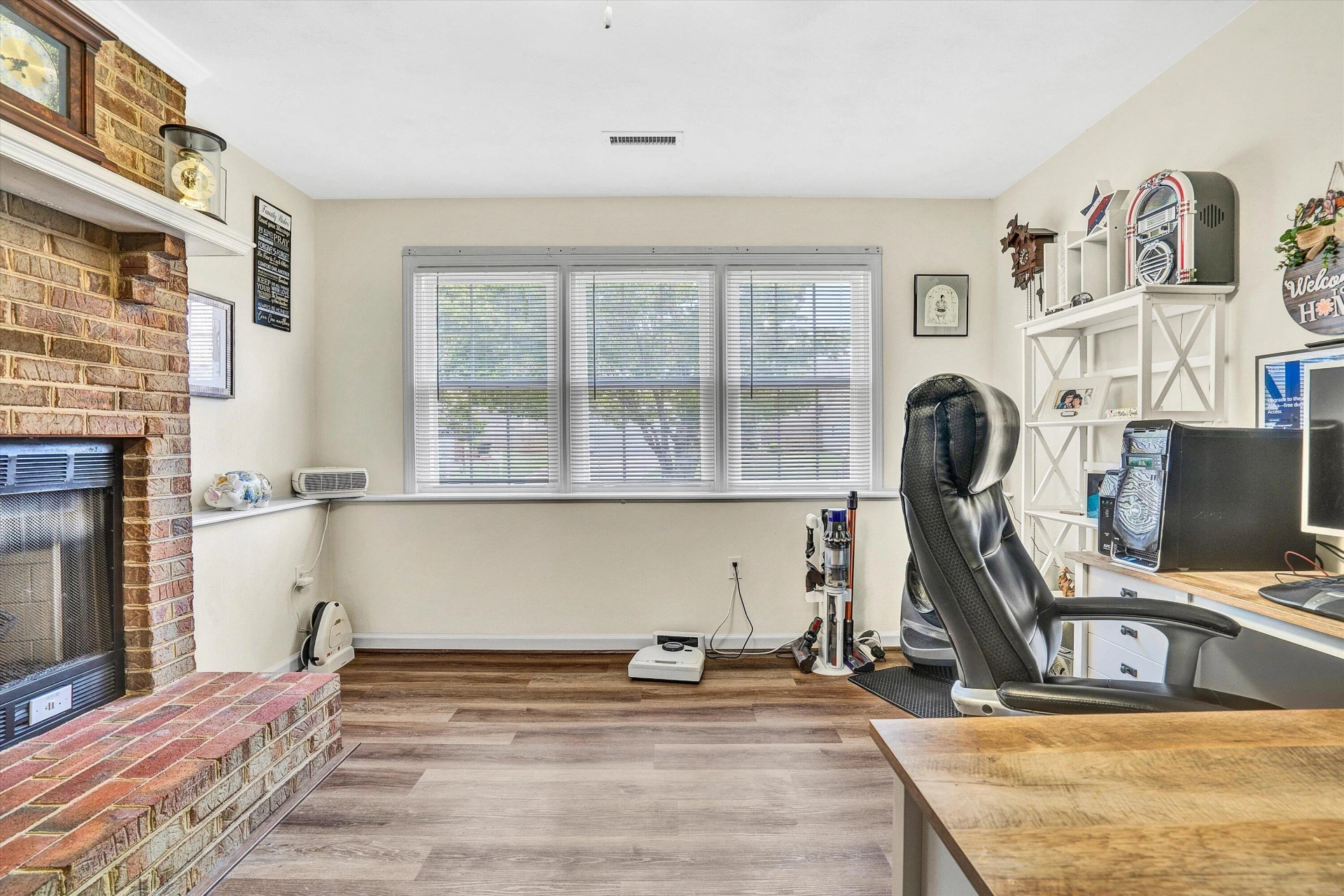 927 Harmon CIR - Photo 28