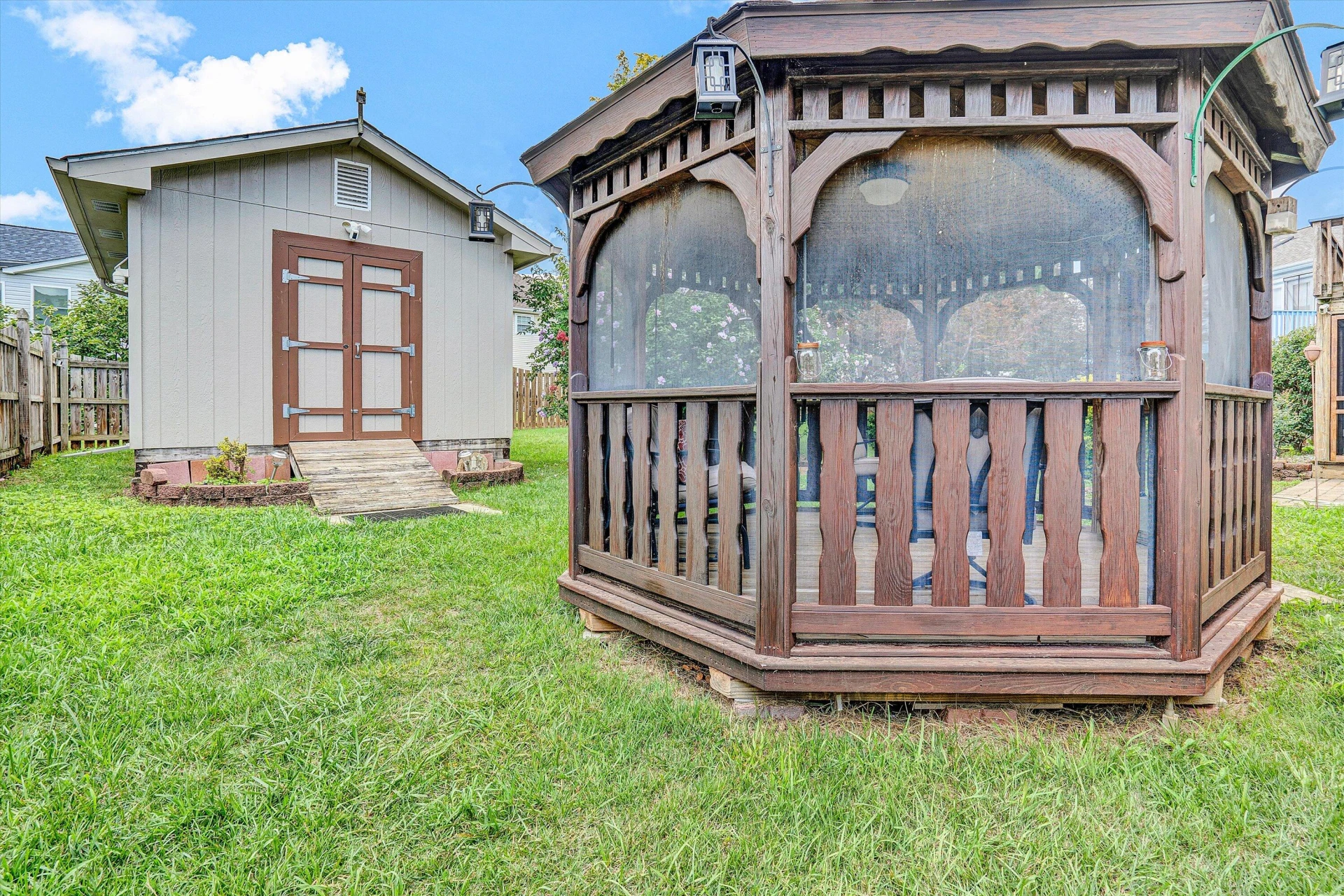 927 Harmon CIR - Photo 39