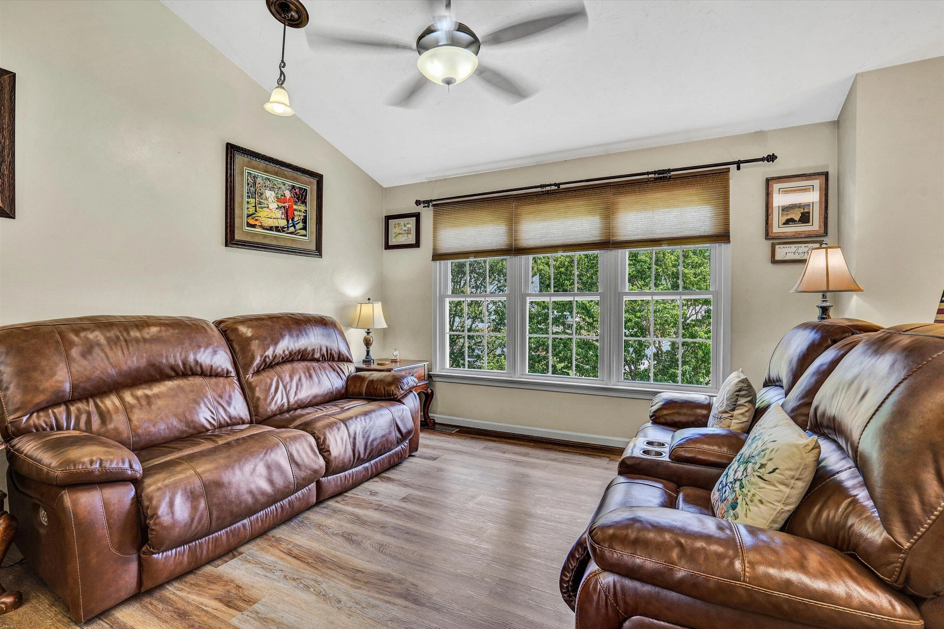 927 Harmon CIR - Photo 4