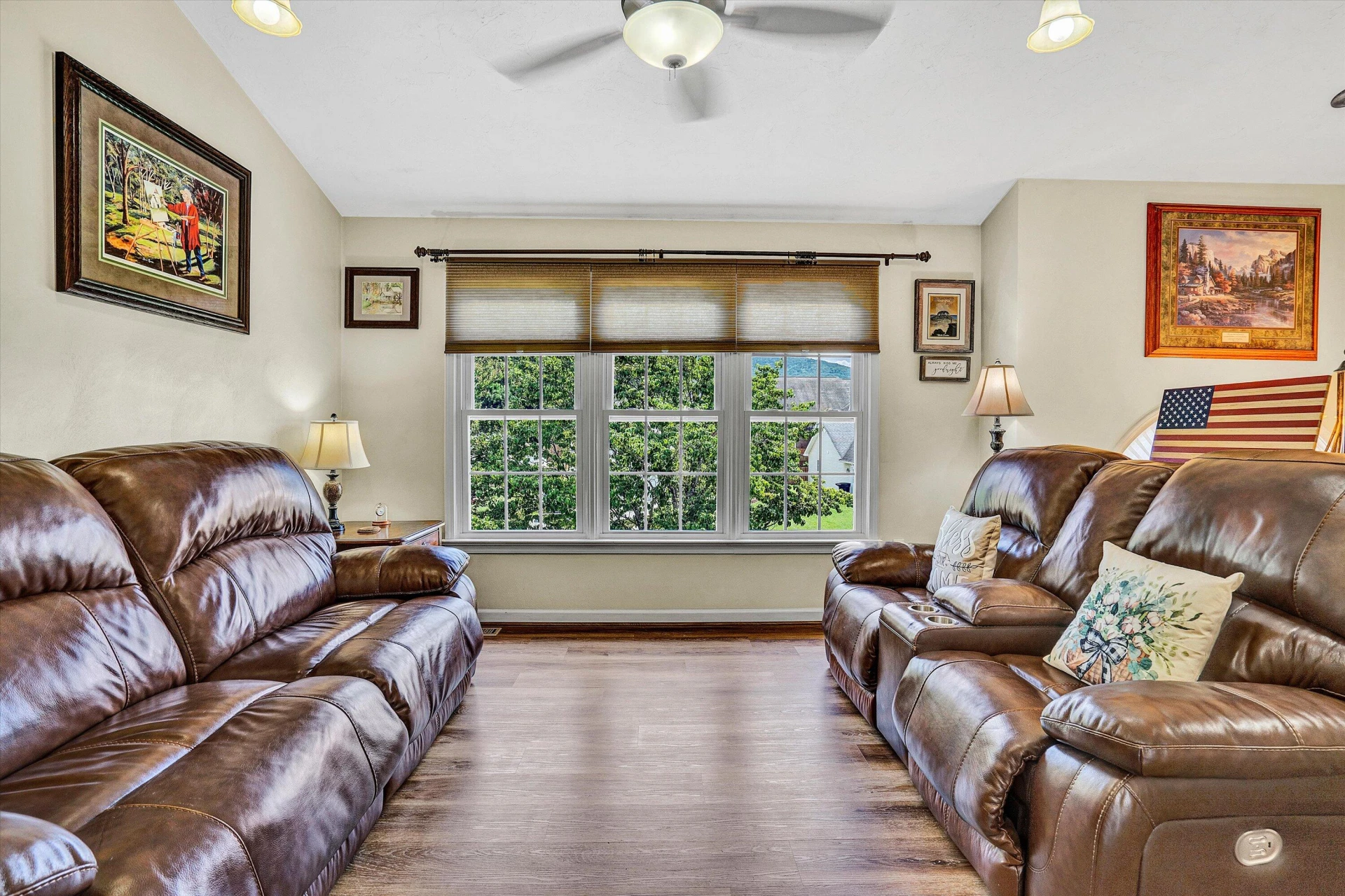 927 Harmon CIR - Photo 5