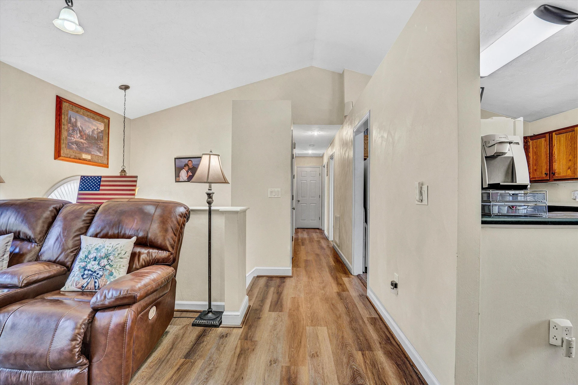 927 Harmon CIR - Photo 6