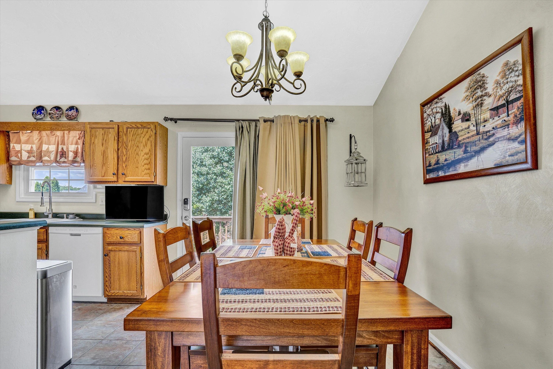 927 Harmon CIR - Photo 8