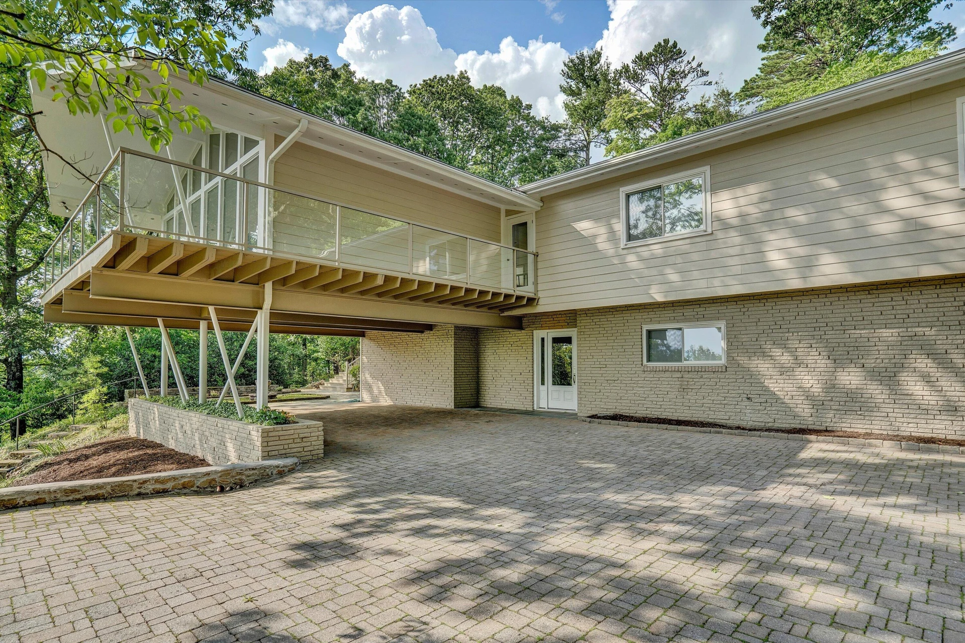 3322 West Ridge RD