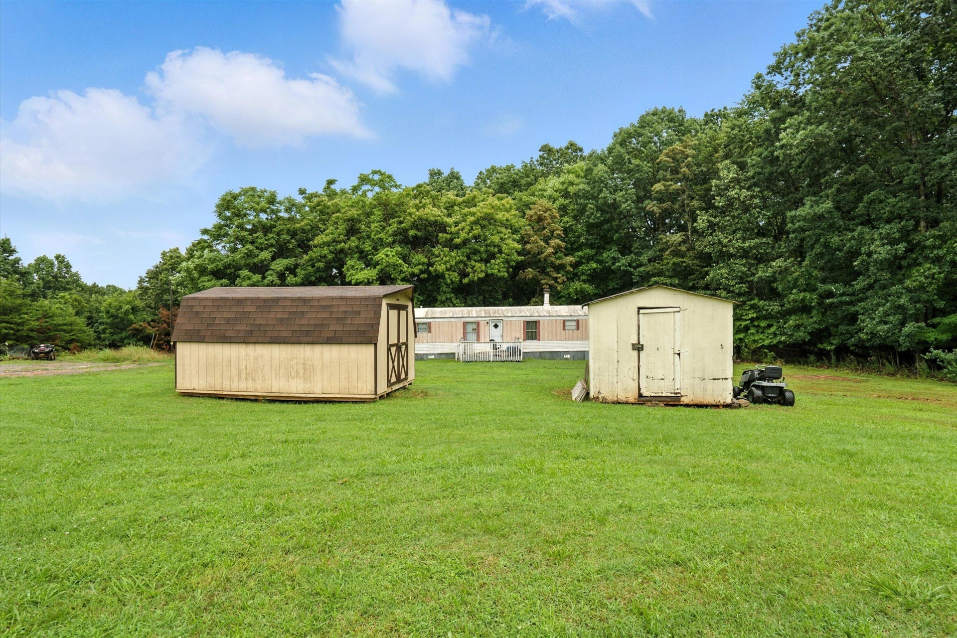 1130 DEEPWOODS RD - Photo 6