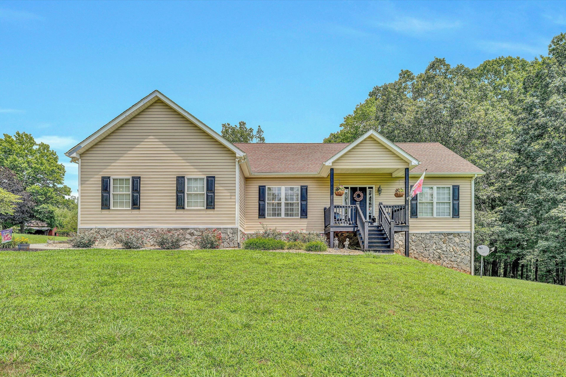 1597 Byrds Mill RD