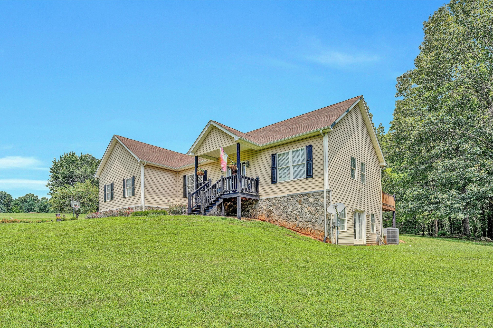 1597 Byrds Mill RD - Photo 2