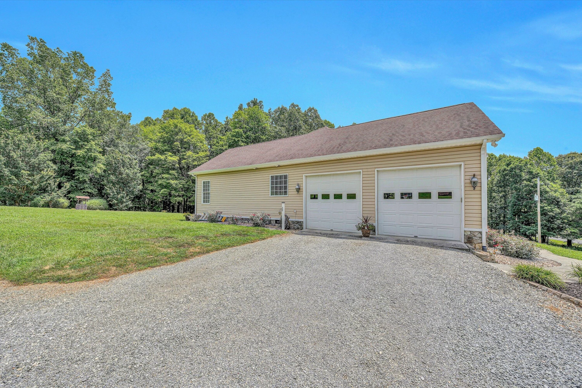 1597 Byrds Mill RD - Photo 25