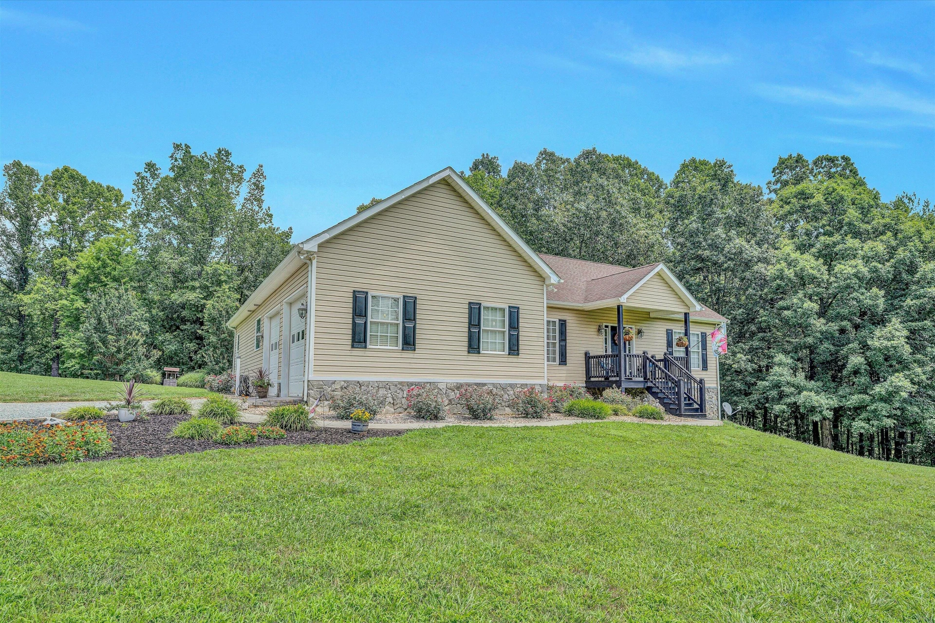 1597 Byrds Mill RD - Photo 3