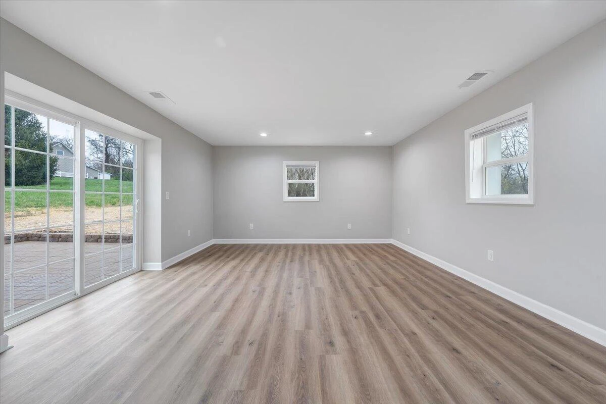 6346 Blacksburg RD - Photo 16