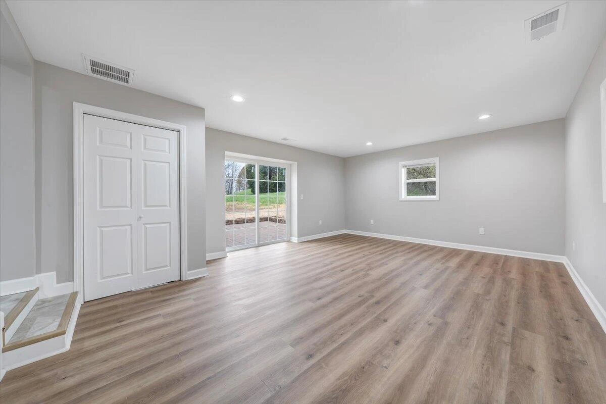 6346 Blacksburg RD - Photo 17