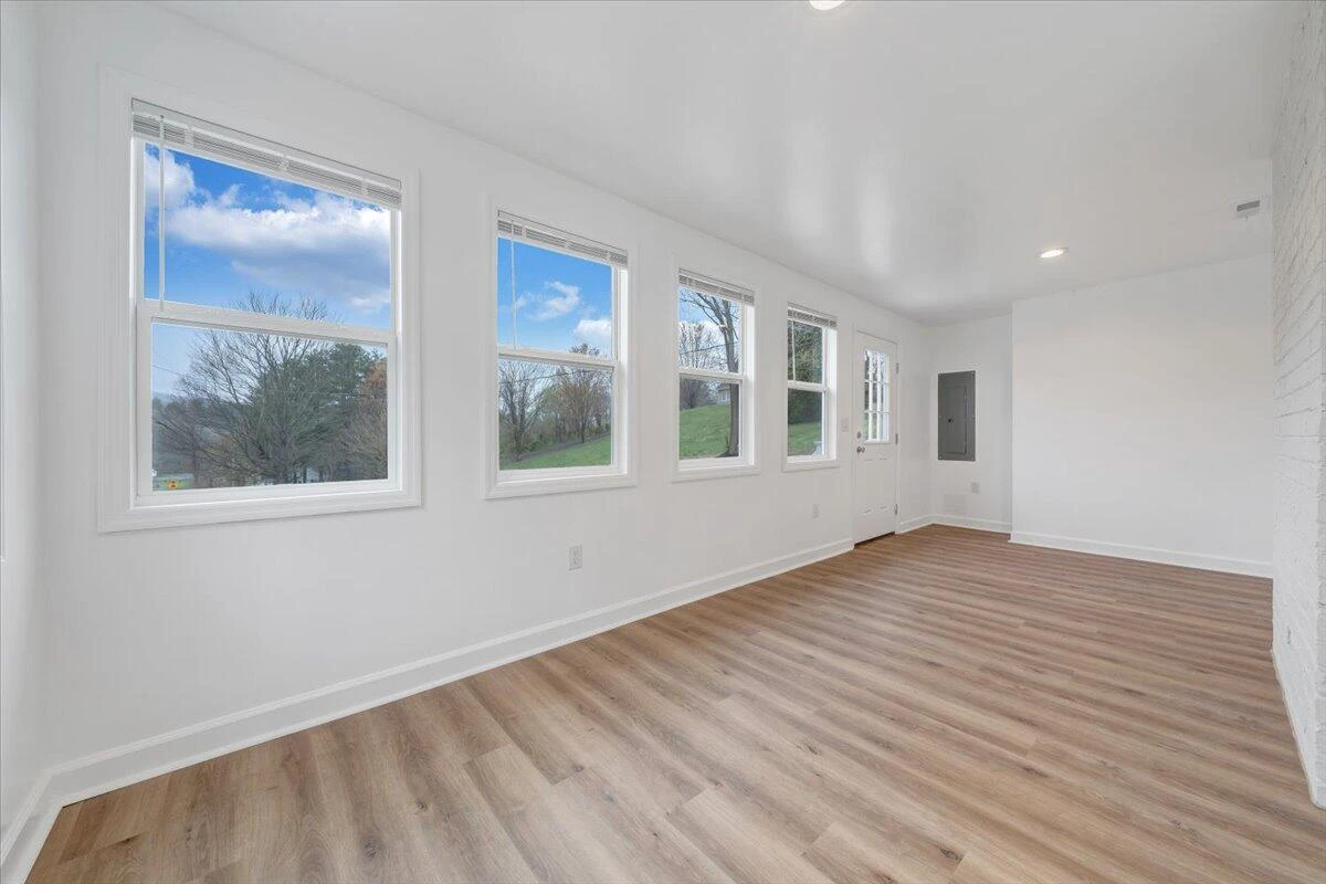 6346 Blacksburg RD - Photo 32