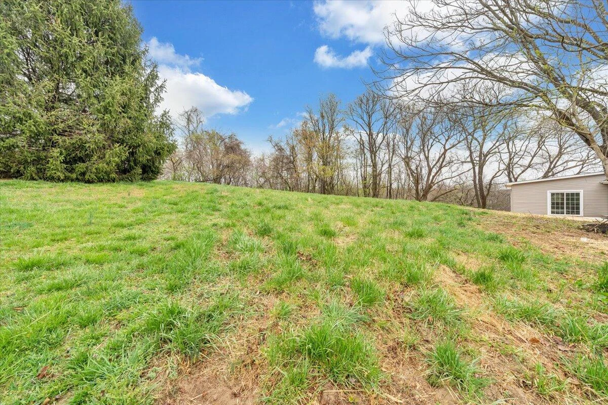 6346 Blacksburg RD - Photo 36