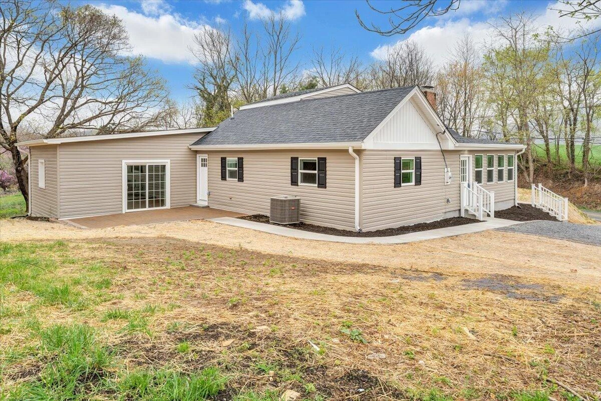 6346 Blacksburg RD - Photo 37