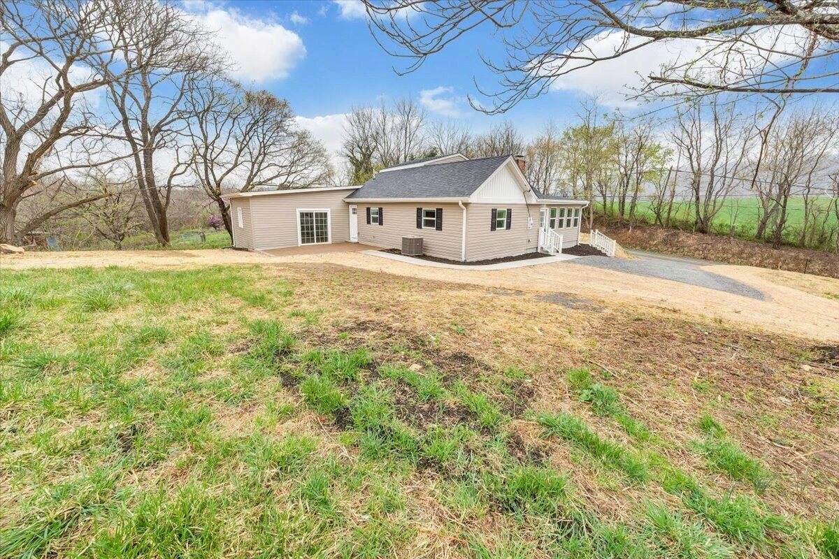6346 Blacksburg RD - Photo 38