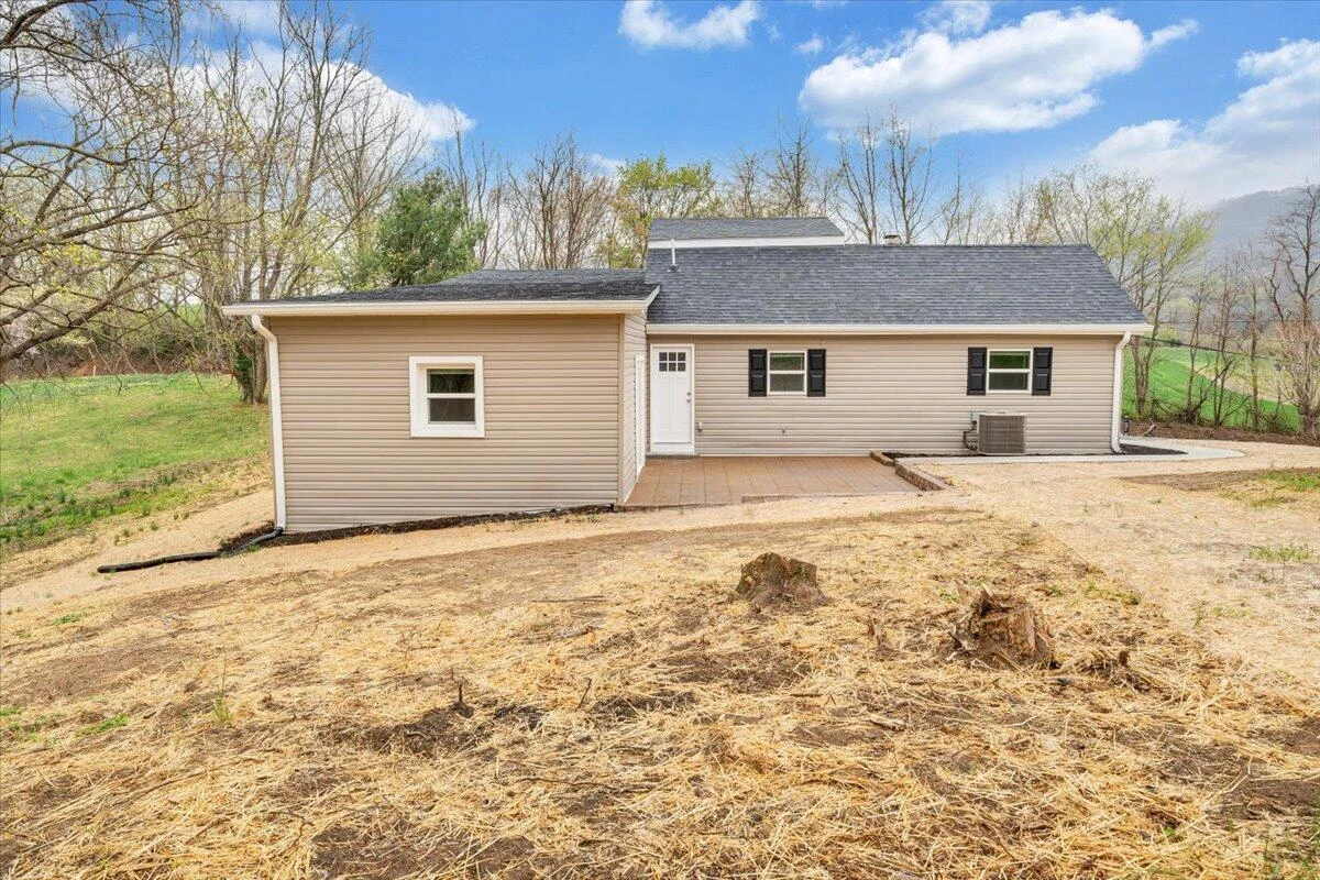 6346 Blacksburg RD - Photo 39