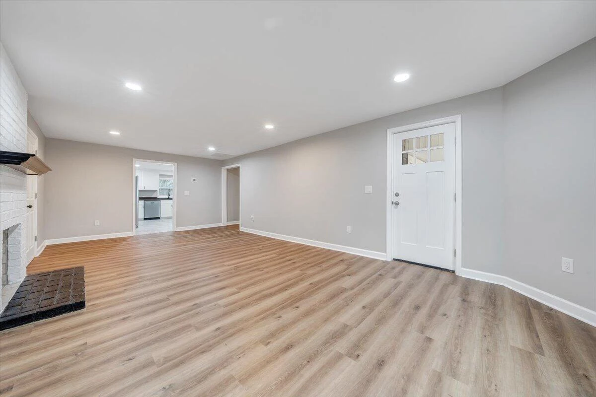 6346 Blacksburg RD - Photo 7