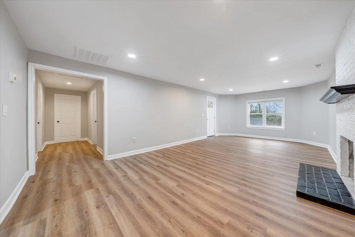 6346 Blacksburg RD - Photo 8